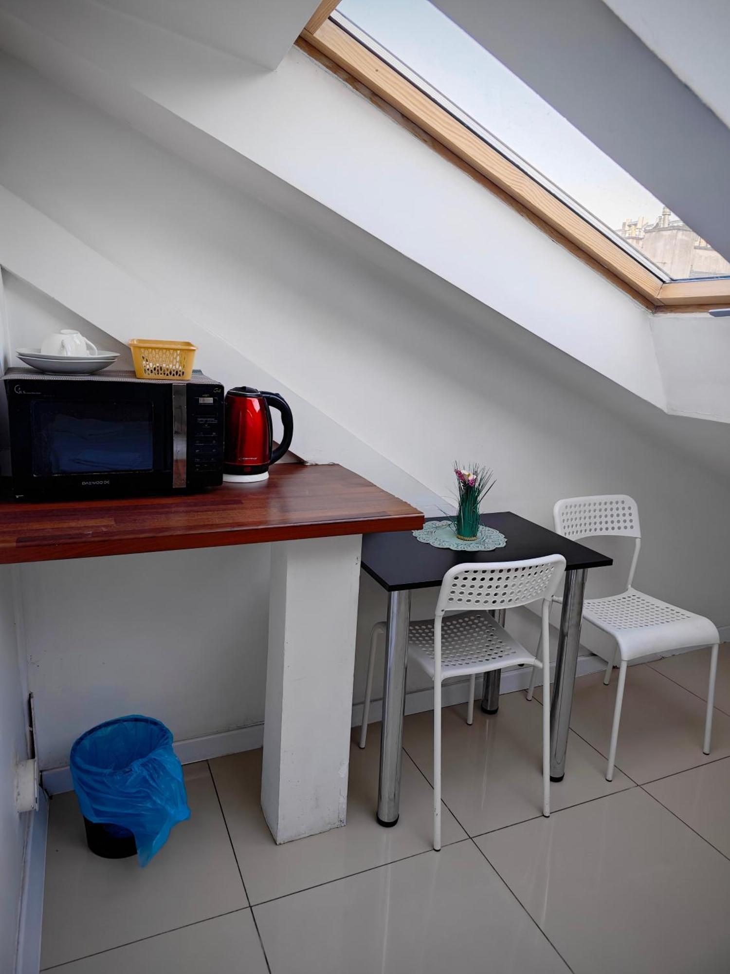 Apartamenty Hoza Attic Studio وارسو الغرفة الصورة