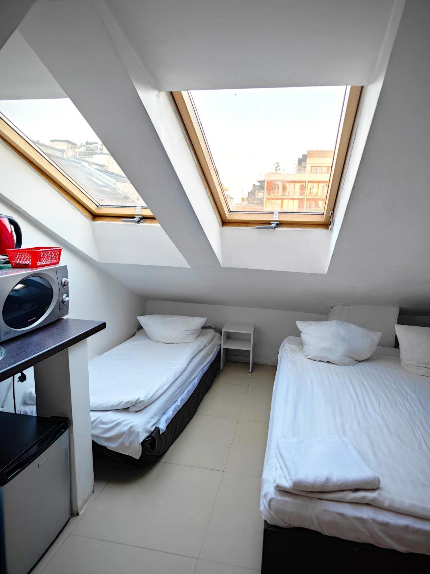 Apartamenty Hoza Attic Studio وارسو الغرفة الصورة
