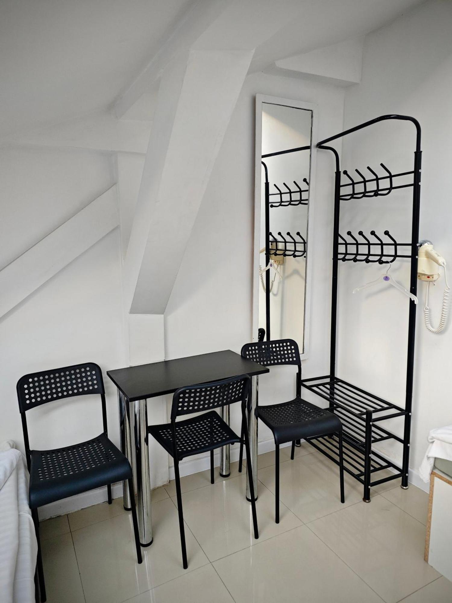 Apartamenty Hoza Attic Studio وارسو الغرفة الصورة