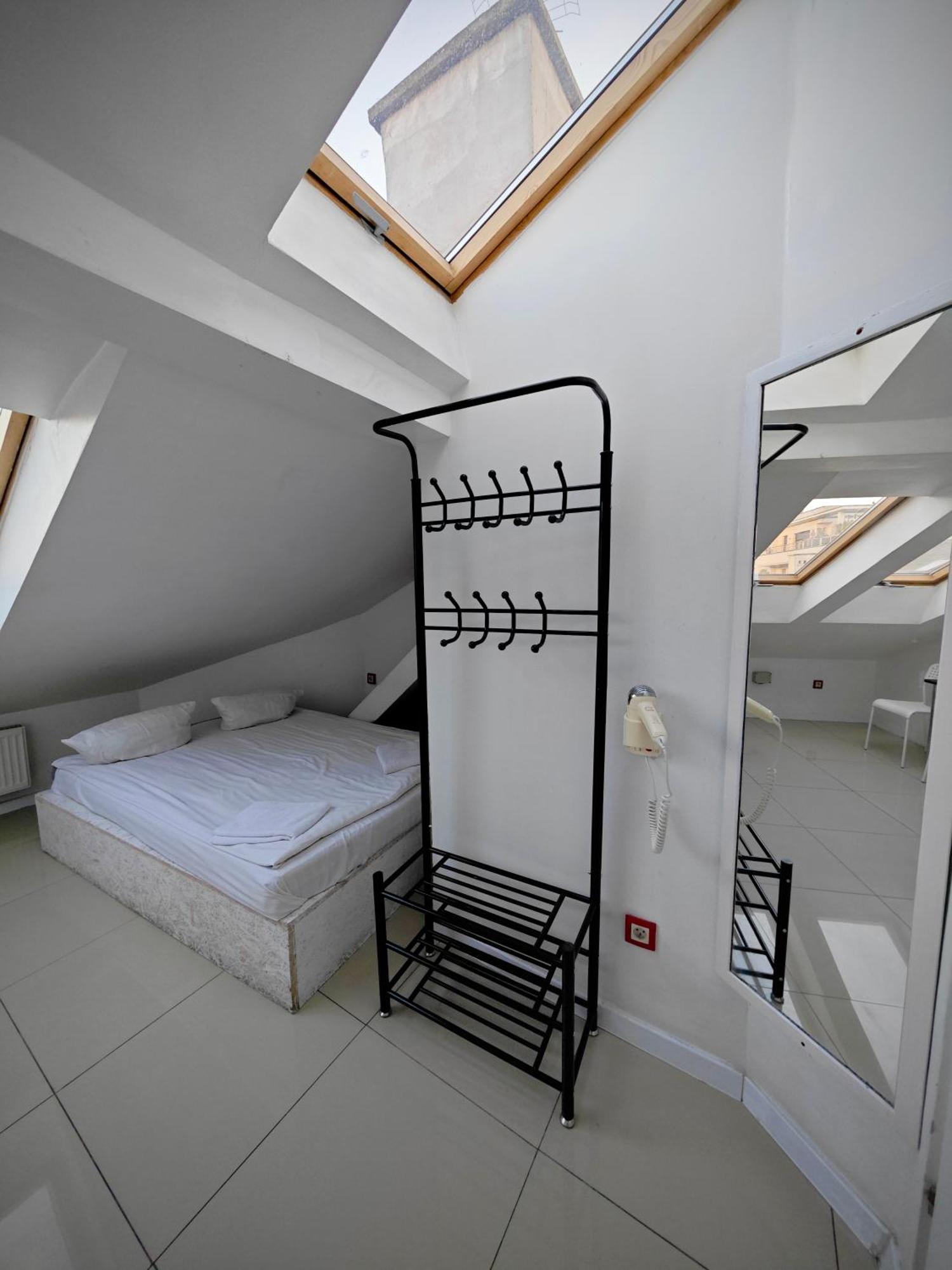 Apartamenty Hoza Attic Studio وارسو الغرفة الصورة
