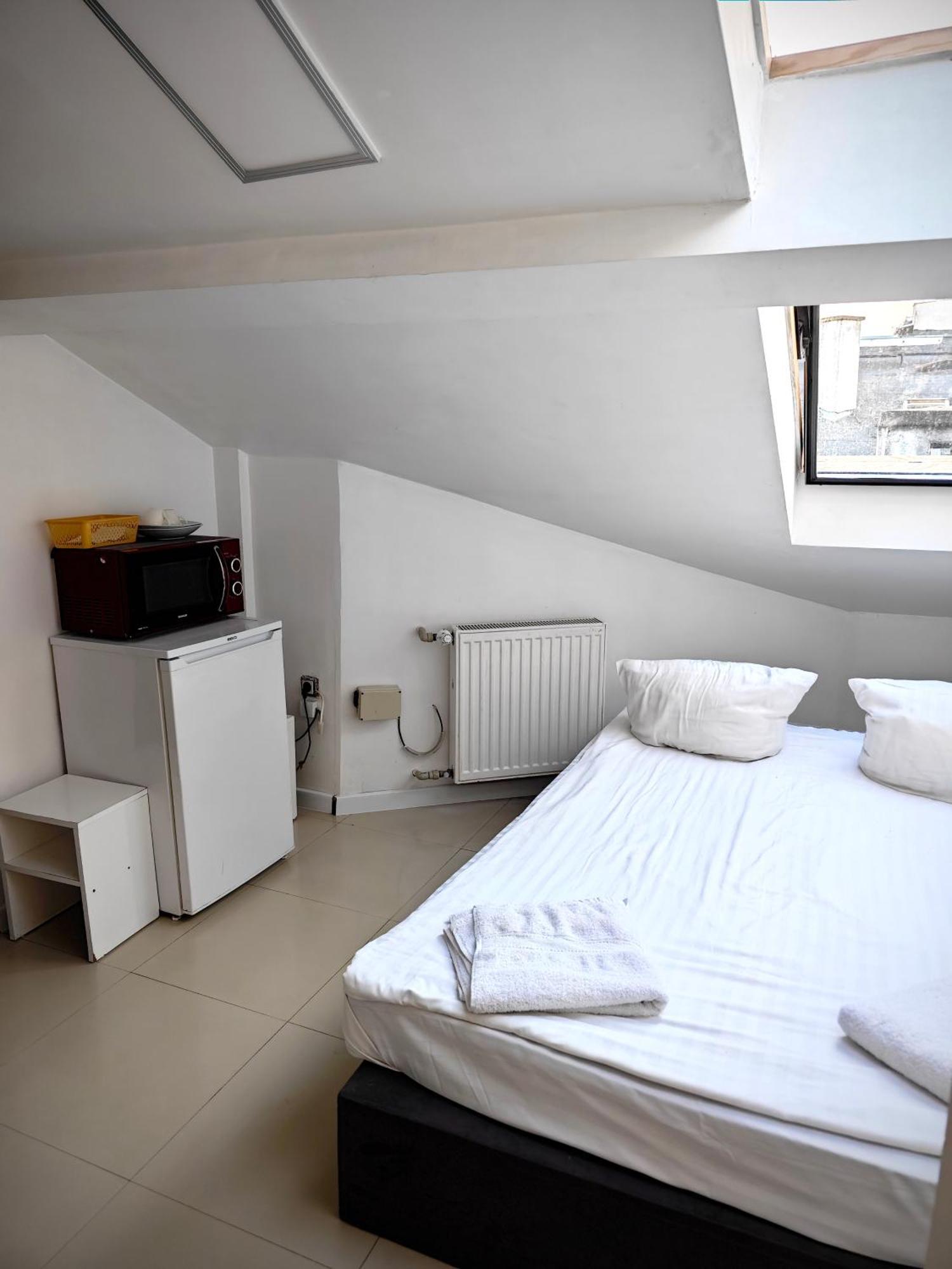 Apartamenty Hoza Attic Studio وارسو الغرفة الصورة