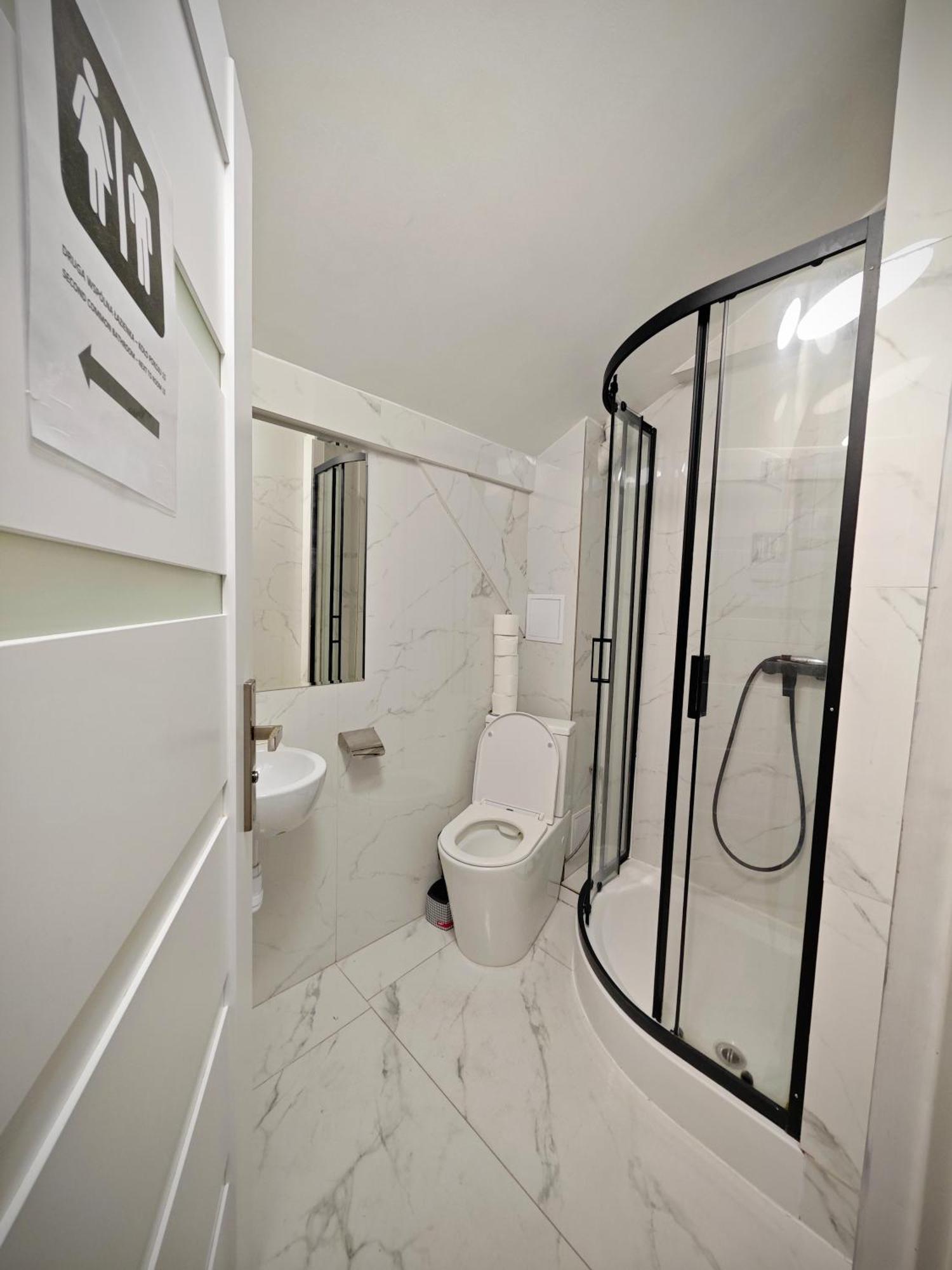 Apartamenty Hoza Attic Studio وارسو الغرفة الصورة