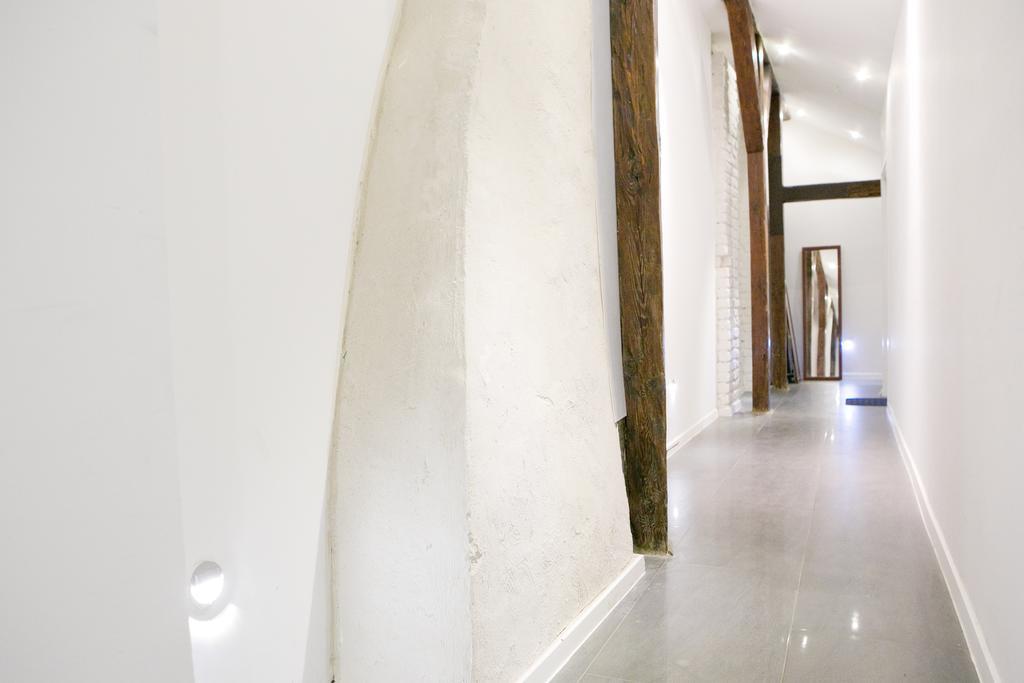 Apartamenty Hoza Attic Studio وارسو الغرفة الصورة