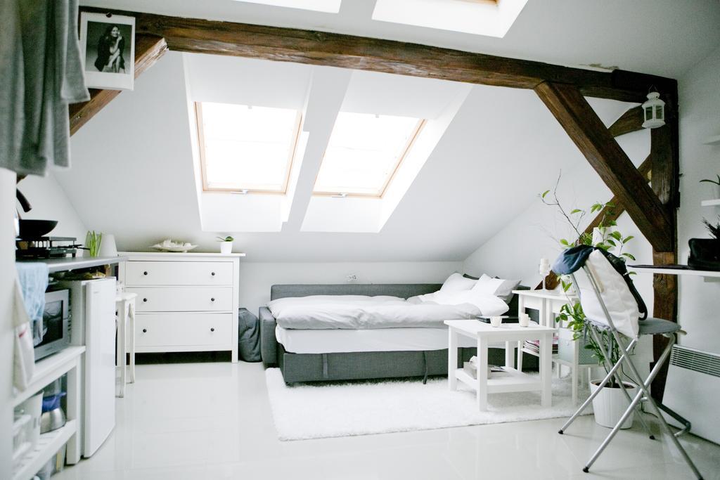 Apartamenty Hoza Attic Studio وارسو الغرفة الصورة